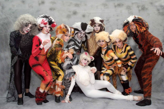 The Jellicle Cats descended on Fallbrook for their latest Jellicle Ball as 